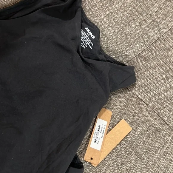 Skims Everybody High Neck Bodysuit - Picture 2 of 3